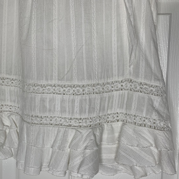 Matilda Jane Ecru Ruffled Sleeveless Blouse Lacy and Ruffles Women’s Medium - Picture 4 of 10